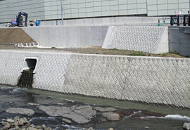 平成24年度 一級河川黄瀬川緊急統合治水対策事業（河川）工事（護岸工）